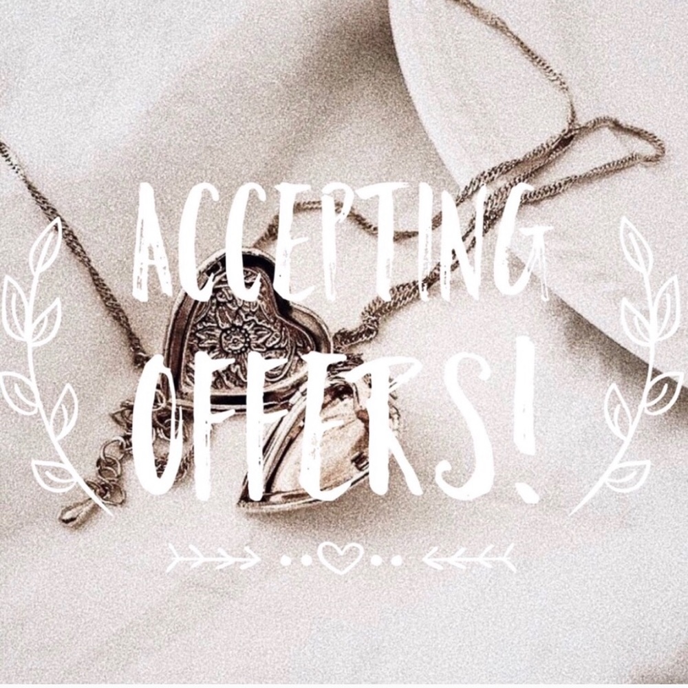🎀accepting reasonable offers🎀